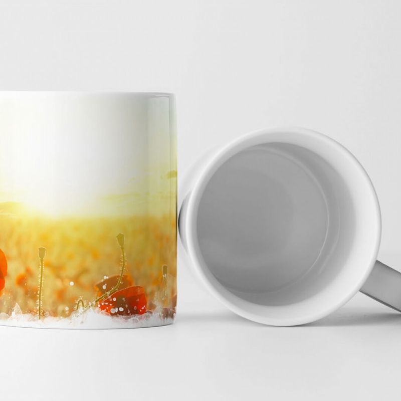 Tasse Geschenk Landschaftsfotografie – Rotes Mohnblumenfeld am Morgen